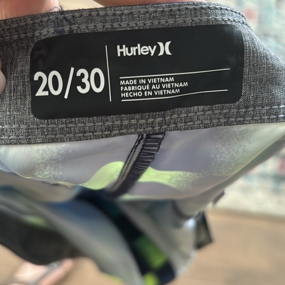 NWT Hurley boys Checkered Boardshorts big kid, size 20 - Picture 8 of 9